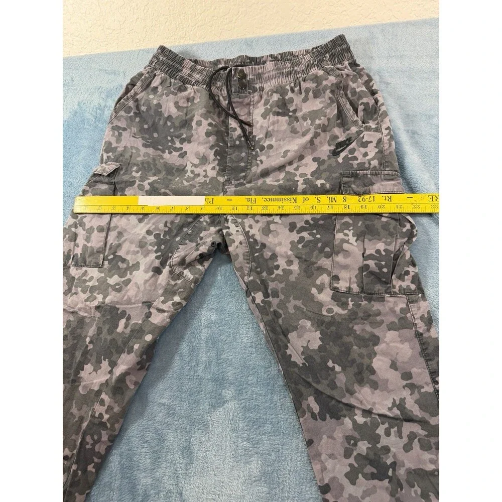 Nike Club Woven Cargo Joggers Mens Medium M Gray Camo Digital Camouflage 636225